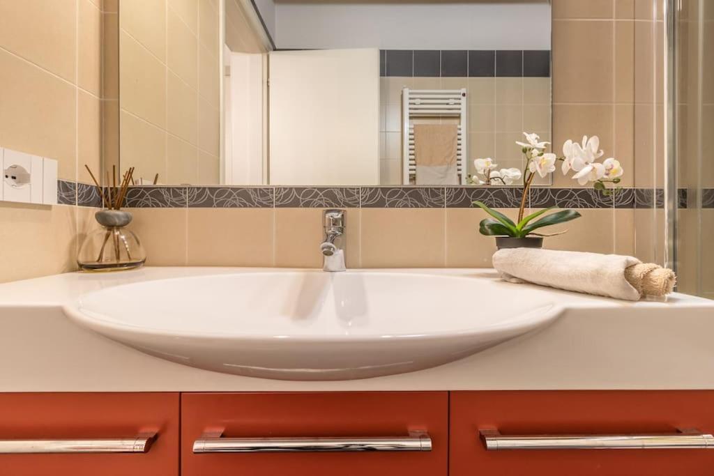 Residenza Angels @Piazzadelleerbe Apartment Verona Luaran gambar