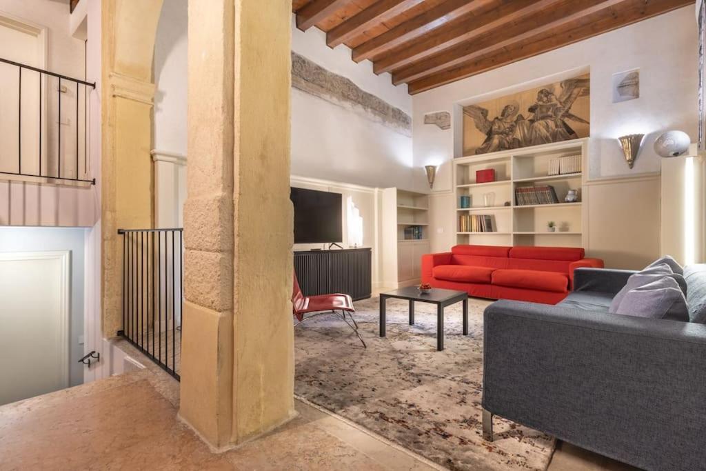 Residenza Angels @Piazzadelleerbe Apartment Verona Luaran gambar
