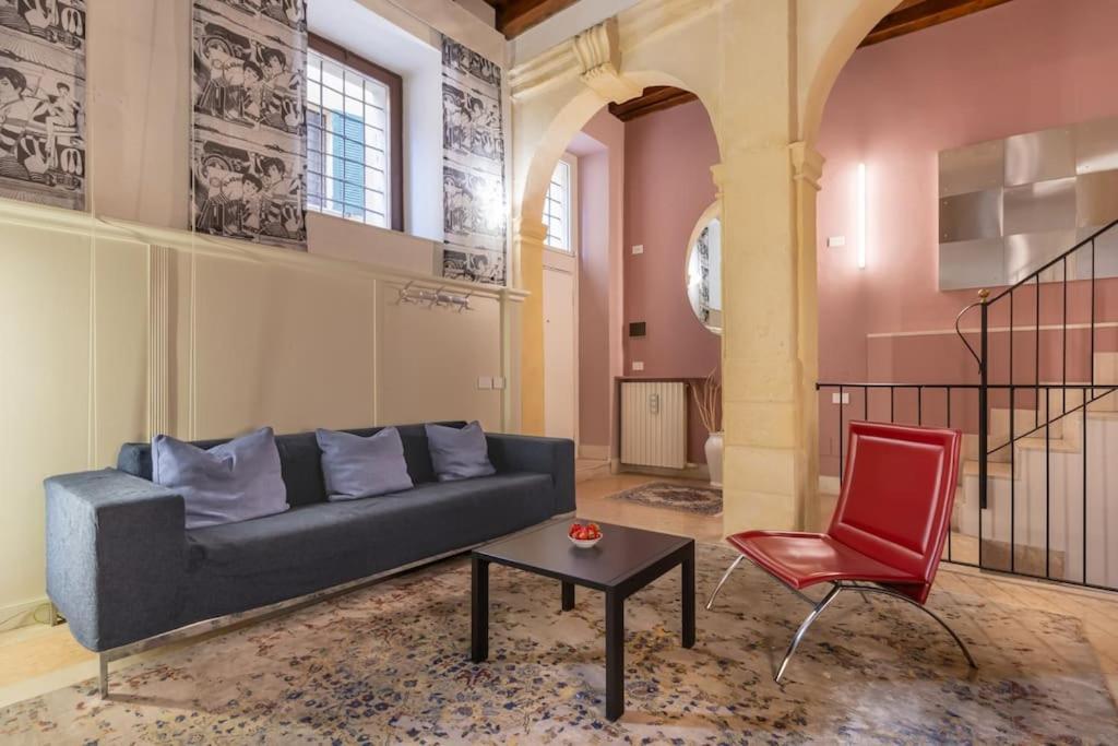 Residenza Angels @Piazzadelleerbe Apartment Verona Luaran gambar
