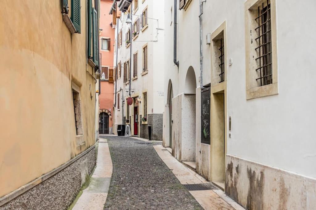 Residenza Angels @Piazzadelleerbe Apartment Verona Luaran gambar
