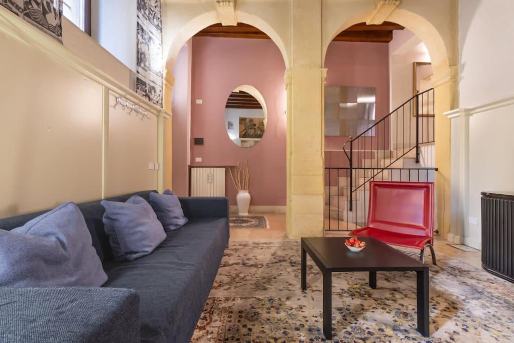 Residenza Angels @Piazzadelleerbe Apartment Verona Luaran gambar