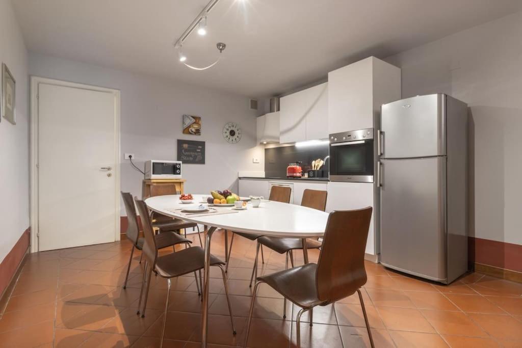 Residenza Angels @Piazzadelleerbe Apartment Verona Luaran gambar
